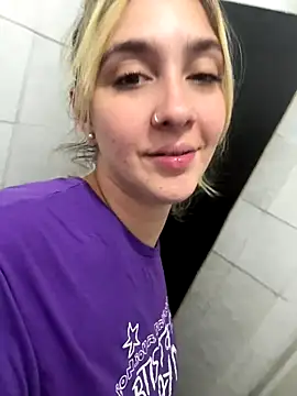 Snapshot of ayebran chatting on December 2025 04:46:02 PM ayebran online show from December 2025 04:46:02 PM