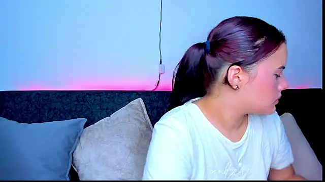 sweet lily26 online show from September 2025 03:42:02 AM