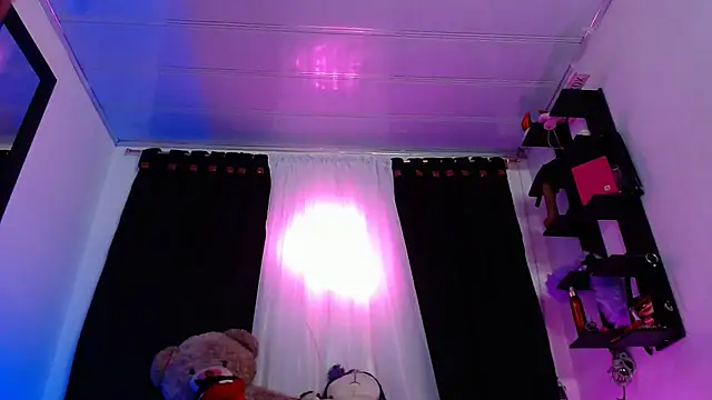 valerii fox 69 online show from May 2026 03:59:01 AM
