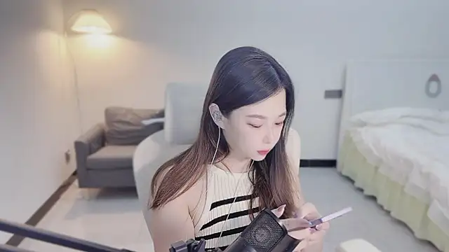 Snapshot of Maymay_ chatting on October 2025 10:59:02 PM Maymay online show from October 2025 10:59:02 PM