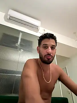 Snapshot of husbandandwifetobe chatting on October 2025 10:00:02 AM husbandandwifetobe online show from October 2025 10:00:02 AM