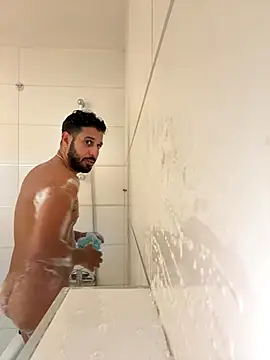 Snapshot of husbandandwifetobe chatting on October 2025 09:38:02 PM husbandandwifetobe online show from October 2025 09:38:02 PM