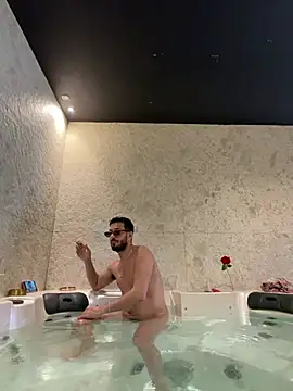 Snapshot of husbandandwifetobe chatting on February 2026 01:01:02 PM husbandandwifetobe online show from February 2026 01:01:02 PM