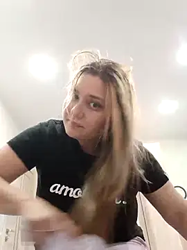 ivorywhisper online show from September 2025 07:58:02 PM