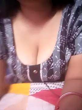 Snapshot of TINASONI chatting on December 2025 11:37:01 AM TINASONI online show from December 2025 11:37:01 AM