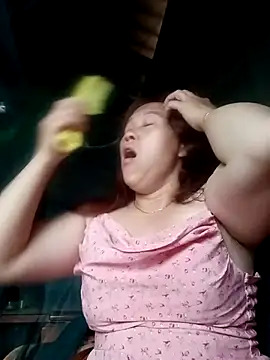 Snapshot of miumiu_00 chatting on September 2025 01:49:02 AM miumiu 00 online show from September 2025 01:49:02 AM