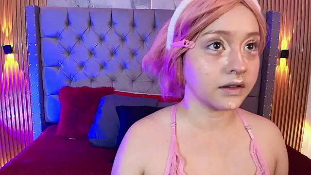 Suxan White  online show from January 2026 12:43:01 PM