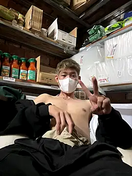 Snapshot of linh21107 chatting on December 2025 01:57:02 AM linh21107 online show from December 2025 01:57:02 AM