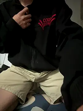 Snapshot of linh21107 chatting on December 2025 05:33:02 PM linh21107 online show from December 2025 05:33:02 PM