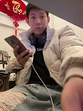 linh21107 online show from April 2026 01:13:01 PM