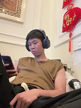 linh21107 online show from April 2026 01:41:02 PM