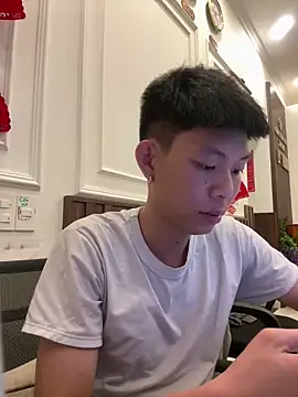 linh21107 online show from May 2026 01:17:02 PM