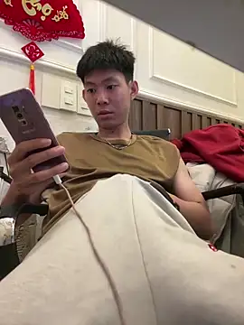 linh21107 online show from May 2026 12:32:01 PM