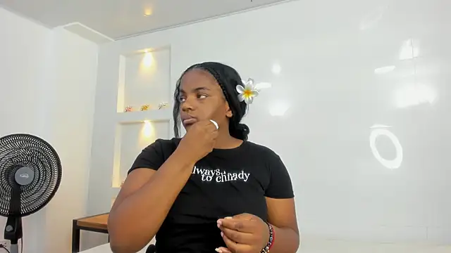 nahomye teylor online show from October 2025 11:38:01 PM