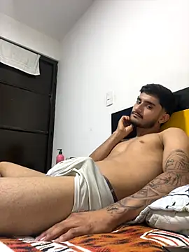 Snapshot of Nas-z09 chatting on September 2025 03:28:01 AM Nas-z09 online show from September 2025 03:28:01 AM