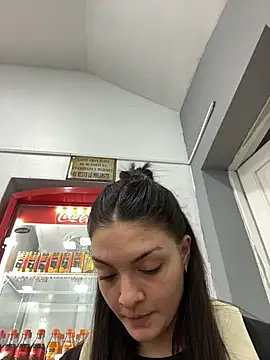 Snapshot of Danielaeliana chatting on September 2025 09:04:02 PM Danielaeliana online show from September 2025 09:04:02 PM