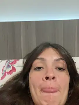 Snapshot of Danielaeliana chatting on February 2026 05:05:01 AM Danielaeliana online show from February 2026 05:05:01 AM