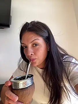 Snapshot of Danielaeliana chatting on February 2026 06:19:01 PM Danielaeliana online show from February 2026 06:19:01 PM