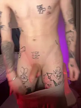 Snapshot of davesinner chatting on February 2026 09:44:01 PM davesinner online show from February 2026 09:44:01 PM