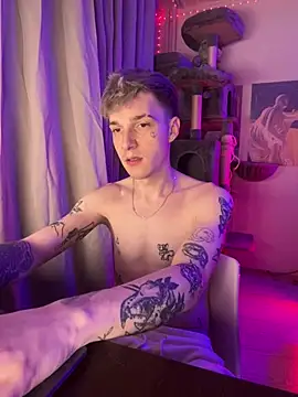 Snapshot of davesinner chatting on February 2026 10:51:02 PM davesinner online show from February 2026 10:51:02 PM