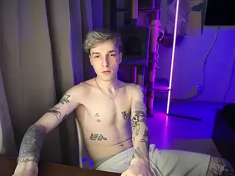 Snapshot of davesinner chatting on February 2026 11:05:02 PM davesinner online show from February 2026 11:05:02 PM