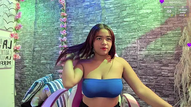 Snapshot of karoll__sex chatting on October 2025 02:02:01 PM karoll sex online show from October 2025 02:02:01 PM