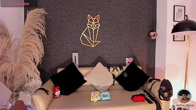 Snapshot of Katia_fire chatting on September 2025 11:21:01 PM Katia fire online show from September 2025 11:21:01 PM