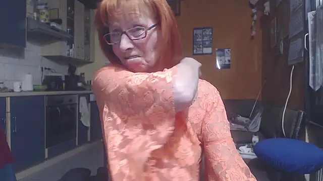 Snapshot of SexySilvie chatting on February 2026 02:59:02 PM SexySilvie online show from February 2026 02:59:02 PM