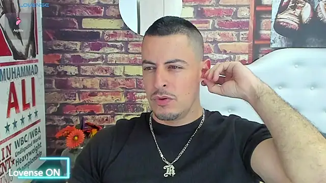 Snapshot of scotty_musicc chatting on September 2025 01:10:01 AM scotty musicc online show from September 2025 01:10:01 AM