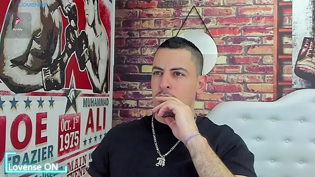 Snapshot of scotty_musicc chatting on October 2025 11:00:02 PM scotty musicc online show from October 2025 11:00:02 PM