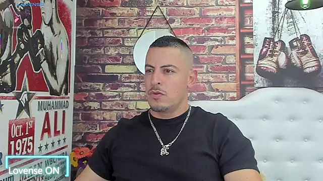 Snapshot of scotty_musicc chatting on November 2025 11:05:02 PM scotty musicc online show from November 2025 11:05:02 PM