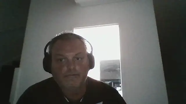 Easyridea online show from May 2026 08:18:01 PM