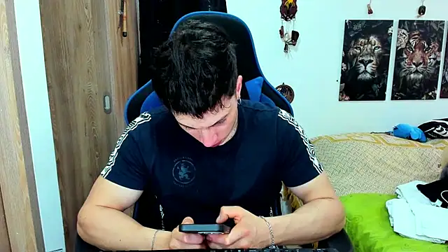 javiersexymann online show from December 2024 09:04:02 PM