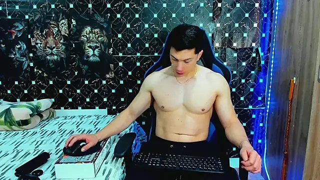 javiersexymann online show from June 2026 07:03:02 PM