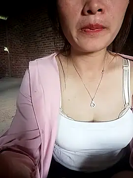 Snapshot of Findongg chatting on September 2025 05:42:02 AM Findongg online show from September 2025 05:42:02 AM