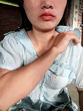 Snapshot of Findongg chatting on September 2025 12:01:02 AM Findongg online show from September 2025 12:01:02 AM