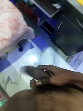 Snapshot of sanddyk99 chatting on February 2026 06:34:02 PM sanddyk99 online show from February 2026 06:34:02 PM