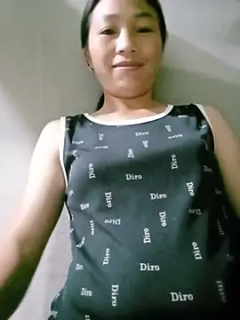 lucybaby00 online show from May 2026 10:37:02 PM