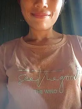 lucybaby00 online show from June 2026 05:04:01 AM
