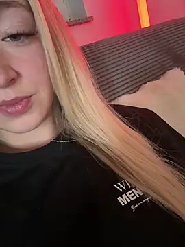 Snapshot of emilypeperoni chatting on February 2026 10:47:02 AM emilypeperoni online show from February 2026 10:47:02 AM