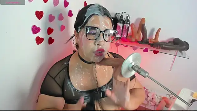 Snapshot of Alanna-sloppy chatting on April 2026 07:55:02 PM Alanna-sloppy online show from April 2026 07:55:02 PM