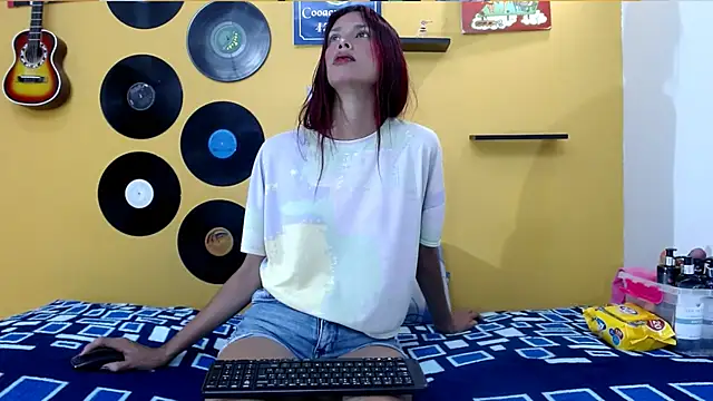 skinnyverus18 online show from May 2026 07:19:01 PM