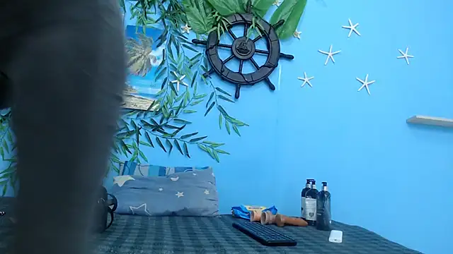skinnyverus18 online show from May 2026 07:43:02 PM