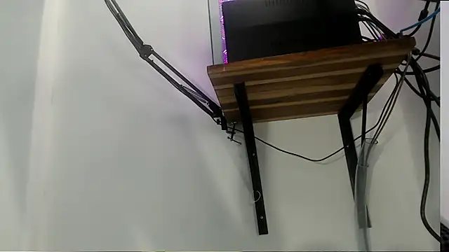 skinnyverus18 online show from May 2026 07:29:01 PM