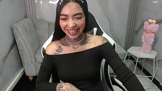 Ashley Blum v online show from October 2025 07:55:01 PM