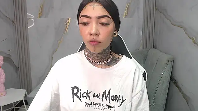 Ashley Blum v online show from November 2025 08:11:01 PM