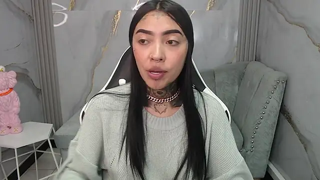 Ashley Blum v online show from November 2025 08:08:01 PM