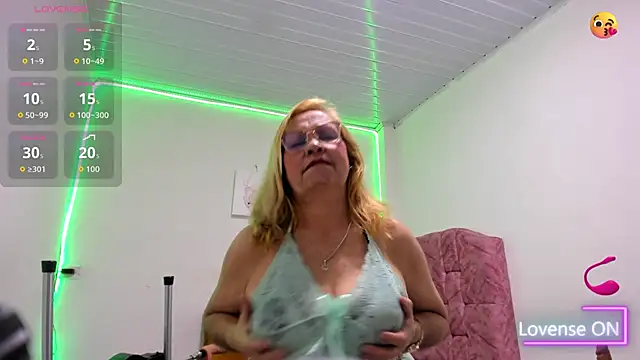 esmeraldaladys online show from June 2026 07:16:02 PM