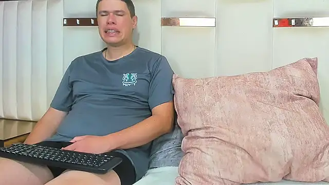 CandyandSteven online show from December 2025 03:12:03 AM