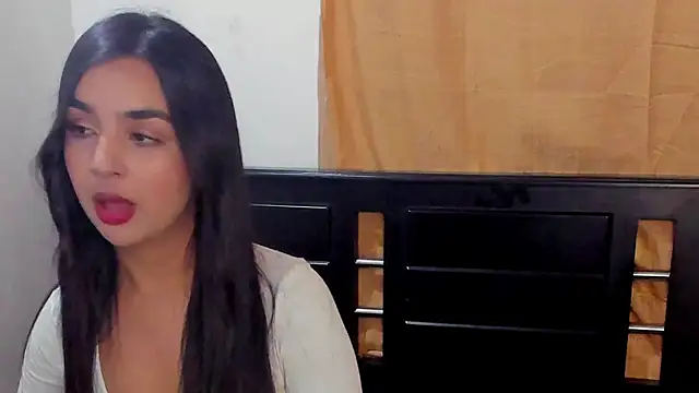 Snapshot of MelyRousee chatting on September 2025 12:21:01 AM MelyRousee online show from September 2025 12:21:01 AM